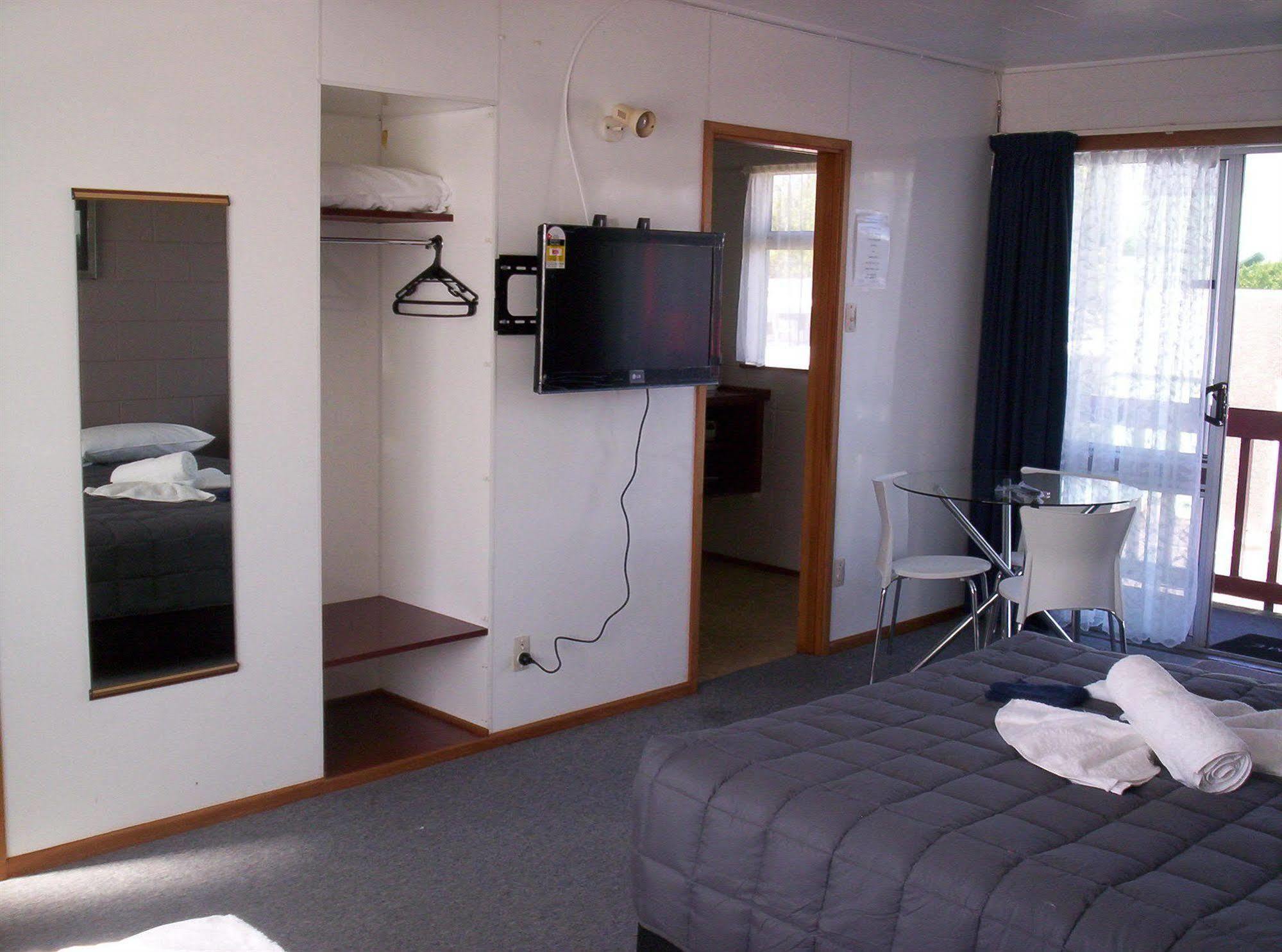 Broadway Motor Inn Palmerston North Buitenkant foto