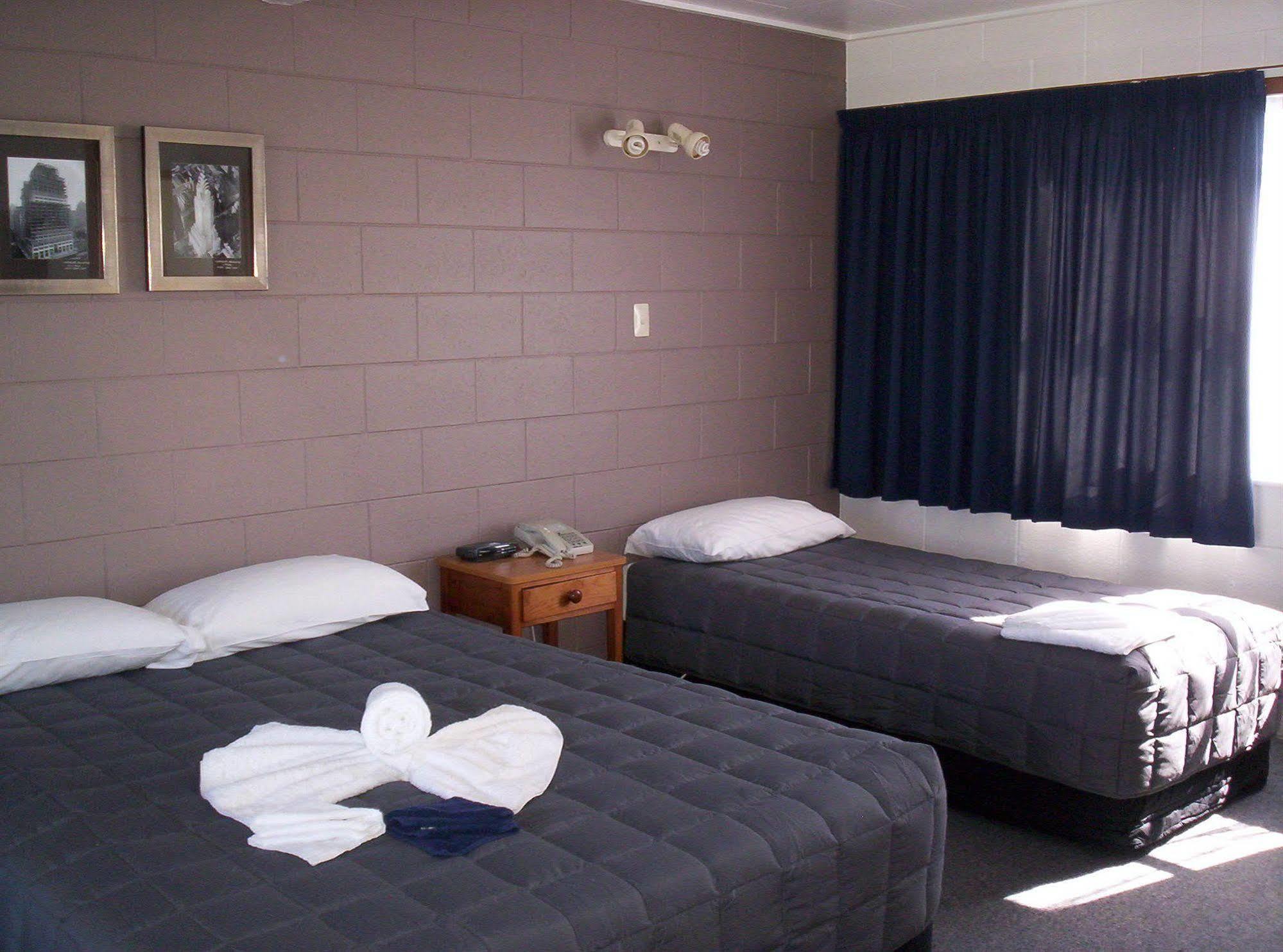 Broadway Motor Inn Palmerston North Buitenkant foto