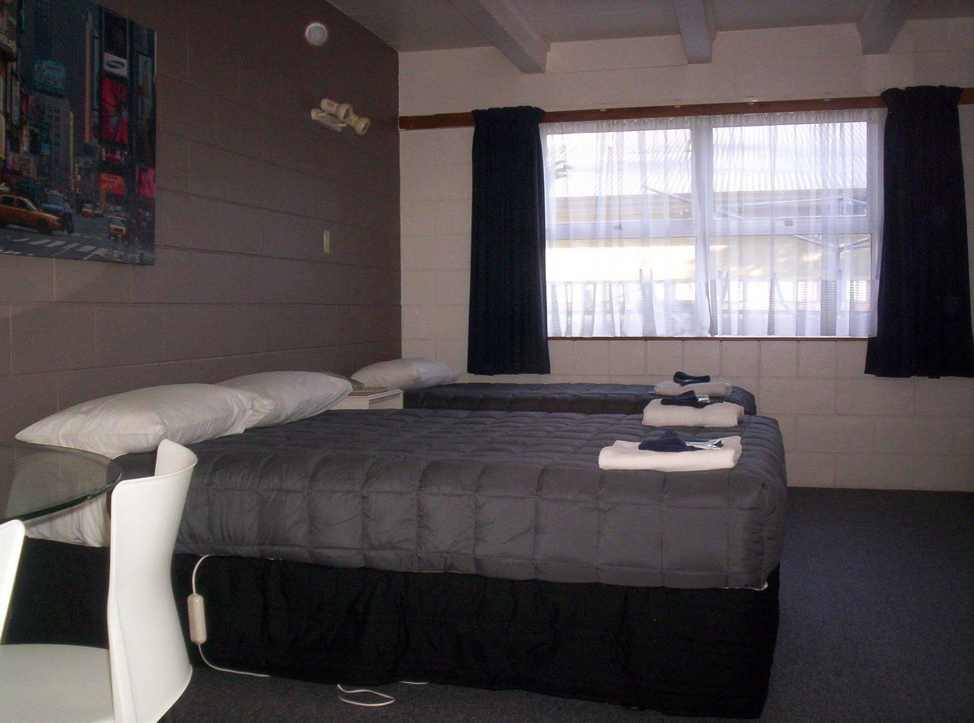 Broadway Motor Inn Palmerston North Buitenkant foto